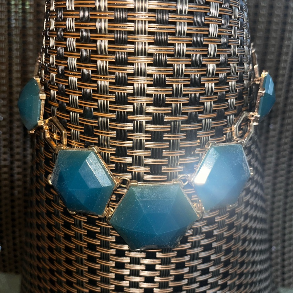 Necklace with faceted, aqua hexagonal stones and gold-tone chain, Adjustable - Picture 2 of 7